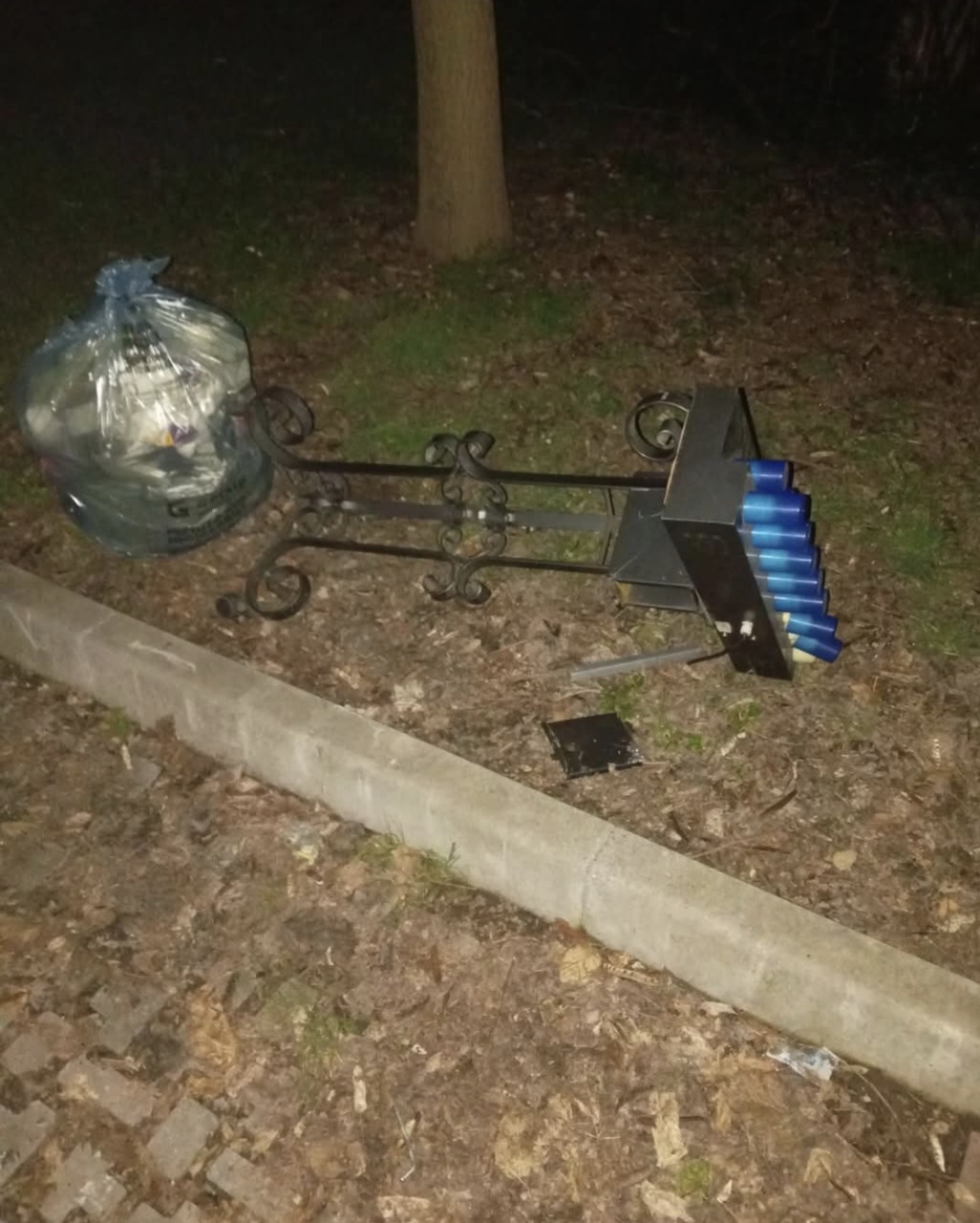 Furto del portacandele alla Madonnina: trovato abbandonato per strada