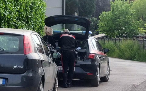 Pensionato trovato senza vita in casa dopo settimane di silenzio