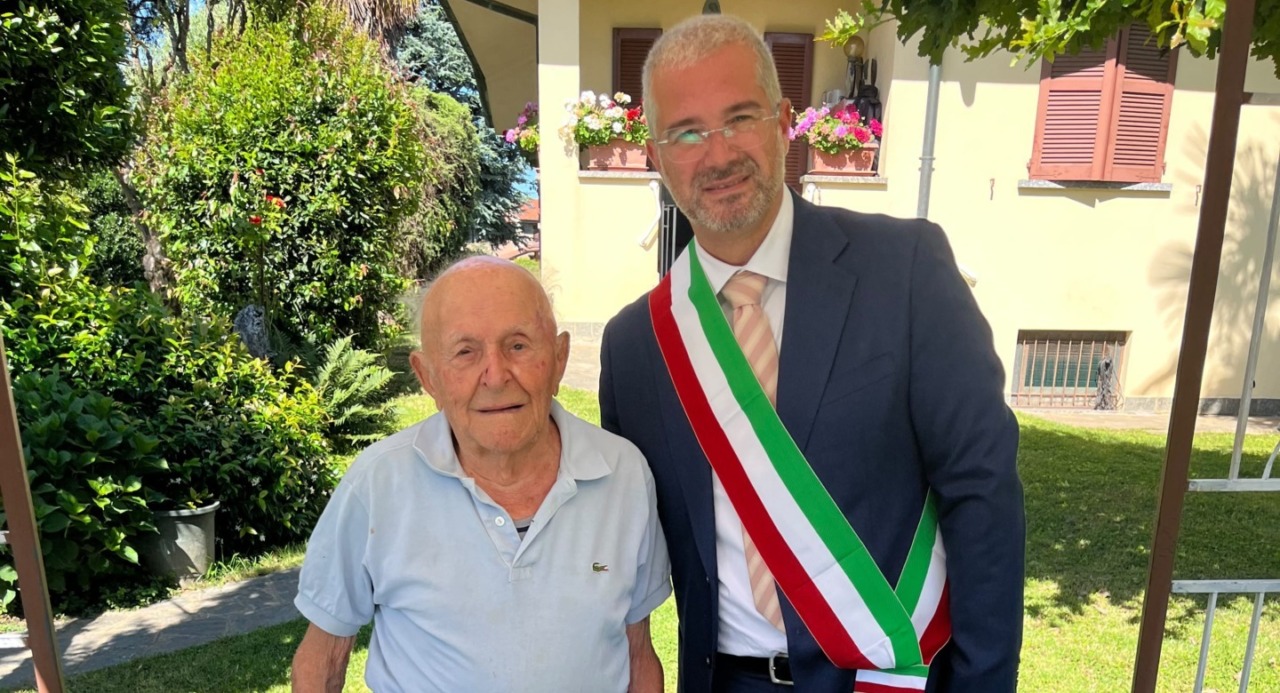 Antonio Sanvito festeggia 100 anni a Carate Brianza con la famiglia