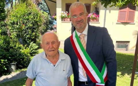 Antonio Sanvito festeggia 100 anni a Carate Brianza con la famiglia