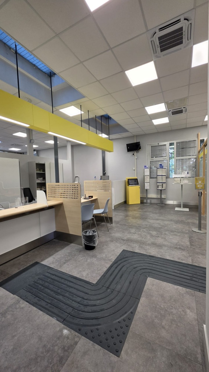 Riapre l’ufficio postale di Triuggio dopo i lavori di ristrutturazione
