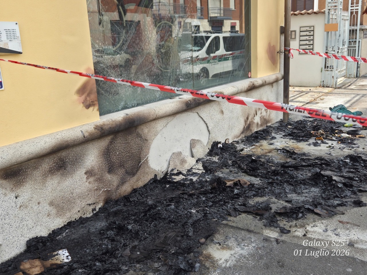 Ancora incendi a Paina: bruciati cassonetti in via General Cantore