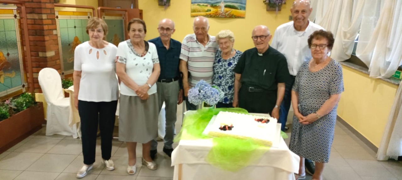Da Chicago a Robbiano: don Fortunato festeggia con i coscritti
